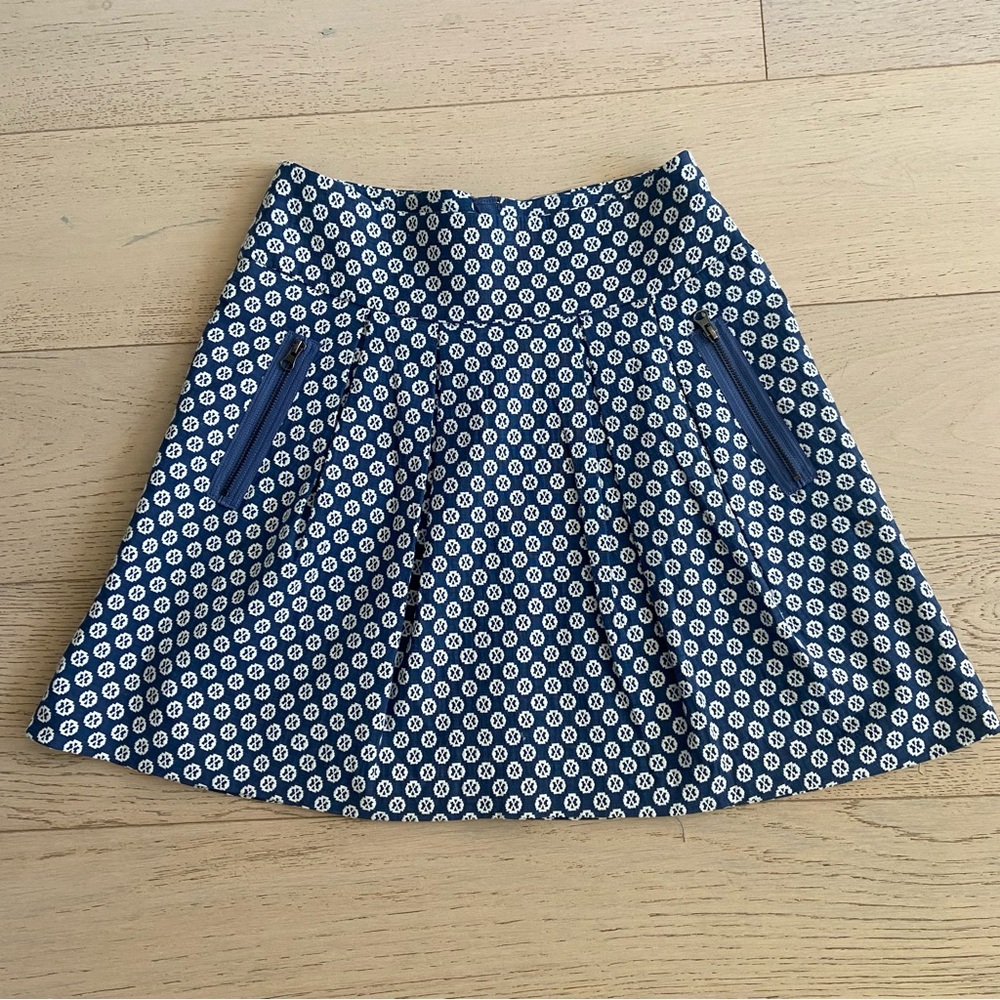 MAEVE Anthropologie Blue White Pleated Mini Skirt Size 4 Coastal Preppy EUC - Picture 2 of 7